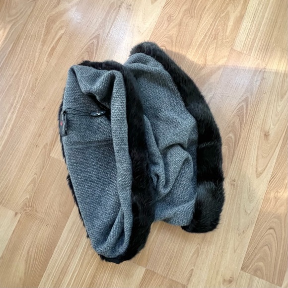 Alashan Cashmere Scarf / Tube Top Fur Trim NWT - Picture 6 of 8